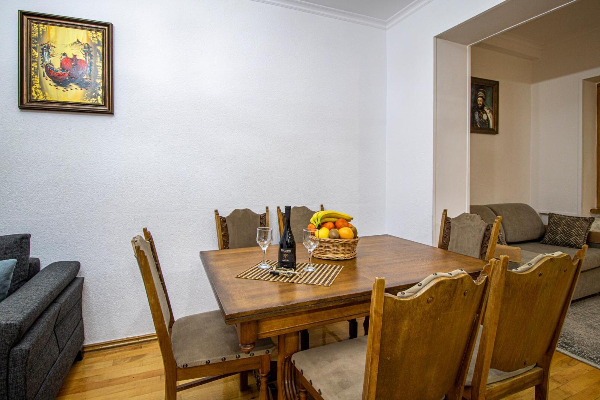 טביליסי Cozy Apartment On Kostava מראה חיצוני תמונה