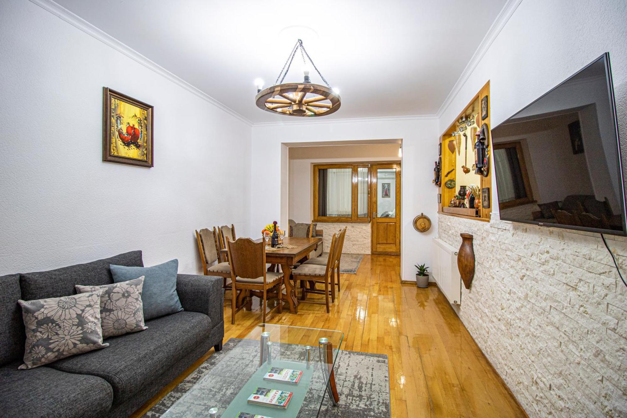 טביליסי Cozy Apartment On Kostava מראה חיצוני תמונה