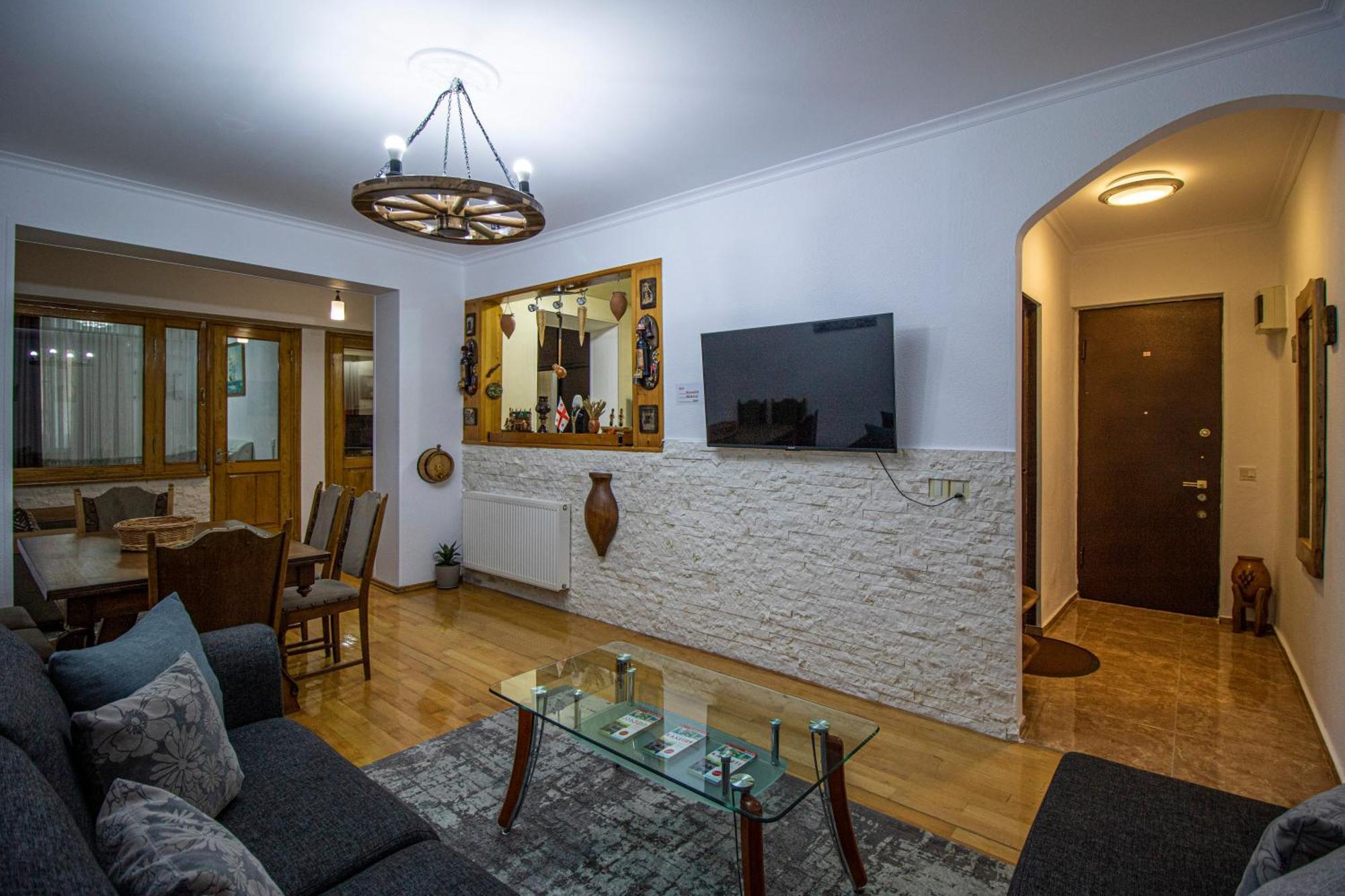 טביליסי Cozy Apartment On Kostava מראה חיצוני תמונה